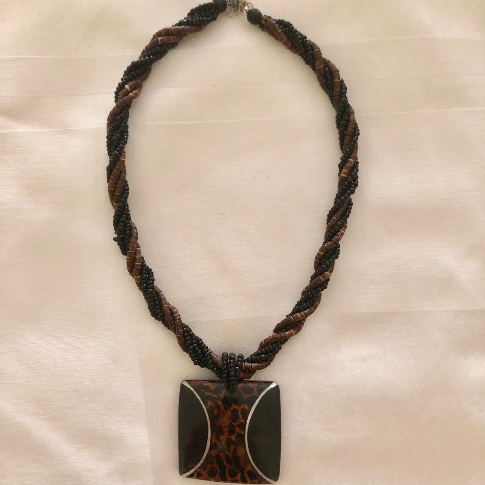 Animal print necklace and earrings set🔥